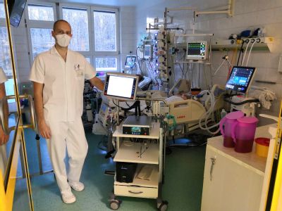 ECMO tým Nemocnice AGEL Třinec-Podlesí zachraňuje životy také nemocným s covid-19
