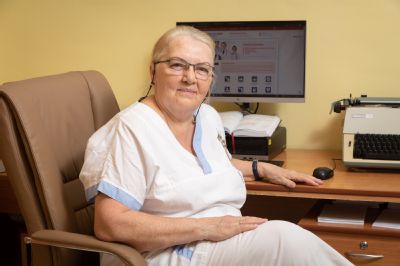 Práci ve zdravotnictví musí mít člověk rád, říká sestřička s téměř 60letou praxí z Nemocnice AGEL Třinec-Podlesí